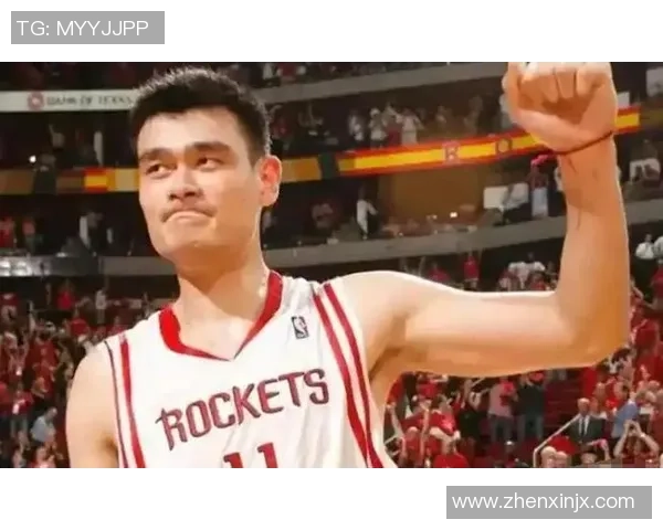 姚明因比赛失利情绪激动怒砸键盘引发网友热议与共鸣