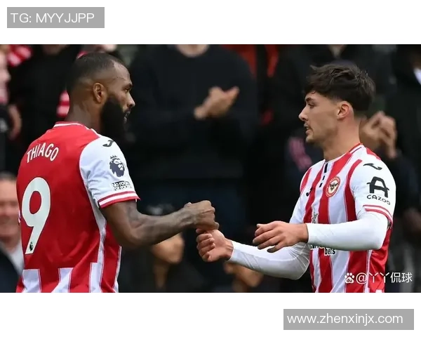 英超精彩对决巴黎圣日耳曼与里昂战平绝杀瞬间引发全场热烈反响